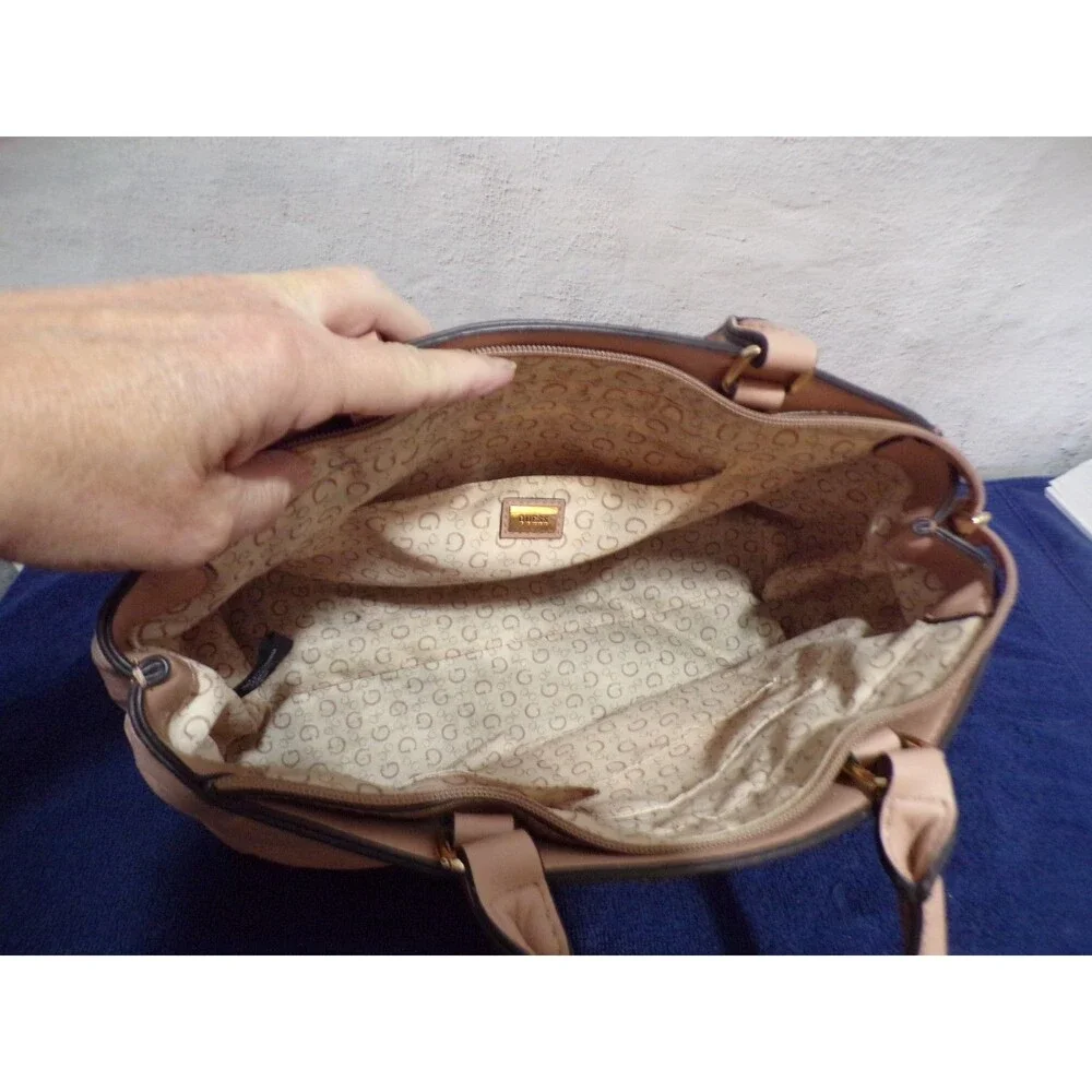 GUESS Handbag Women's Rose Pink‎ Faux Leather Logo Strap and Double Handle Zip